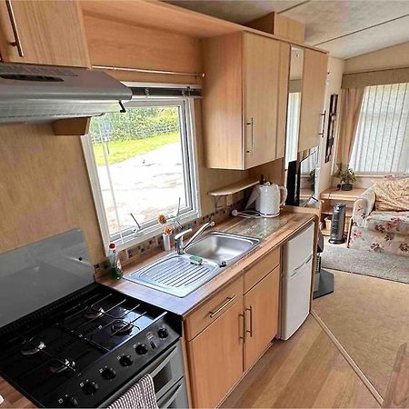 4-Bedroom Cosalt Caravan In Uddingston, Glasgow Экстерьер фото